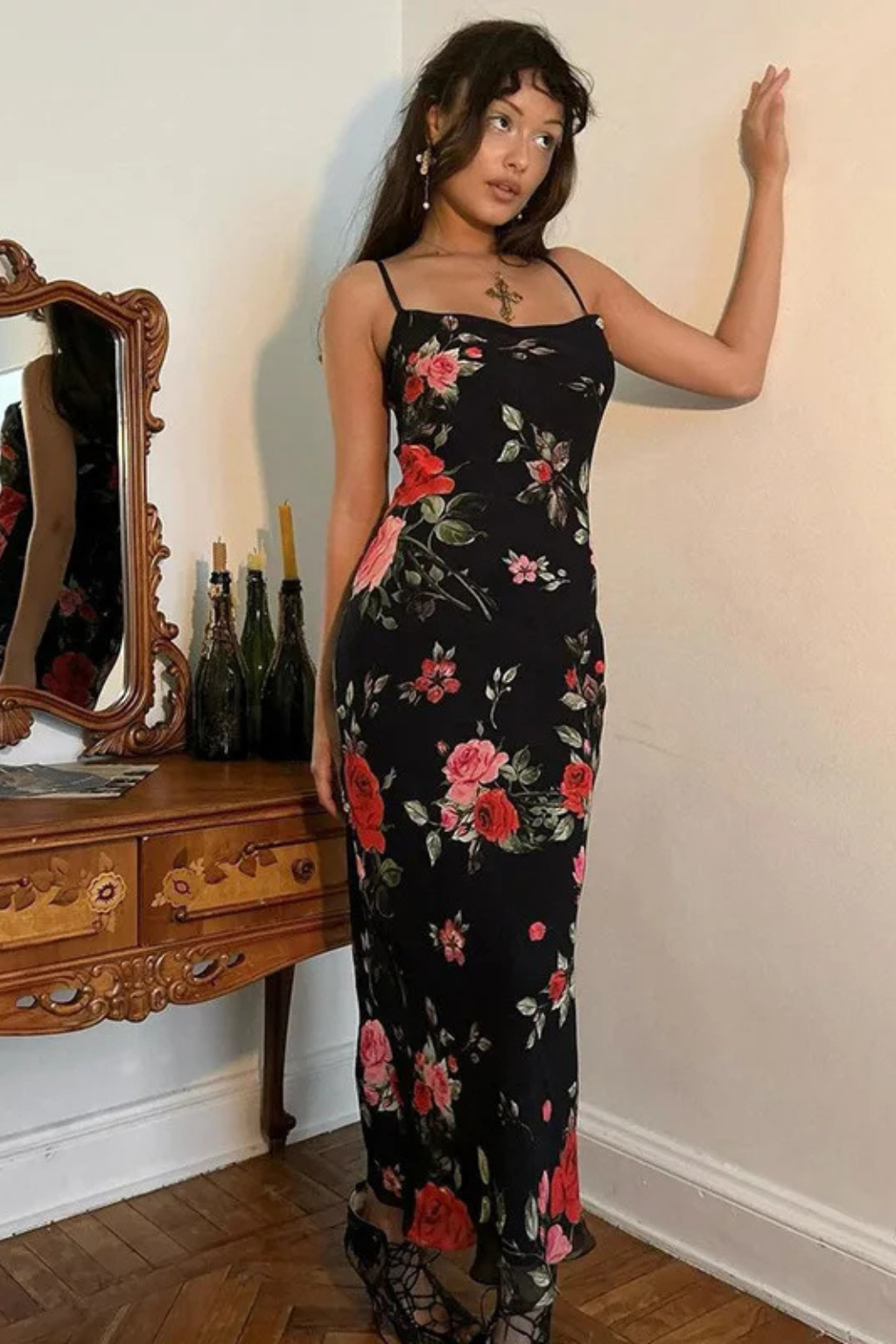 Robe longue ajustée bretelles fines motif floral été – Image 7