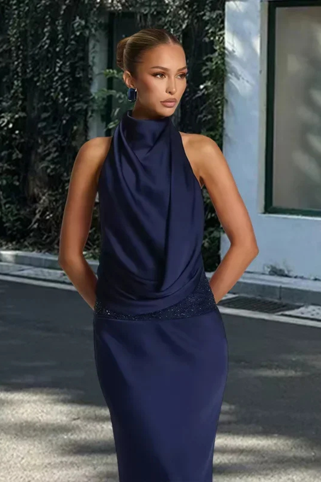 Robe de soirée drapée dos nu pour invitée mariage – Image 9