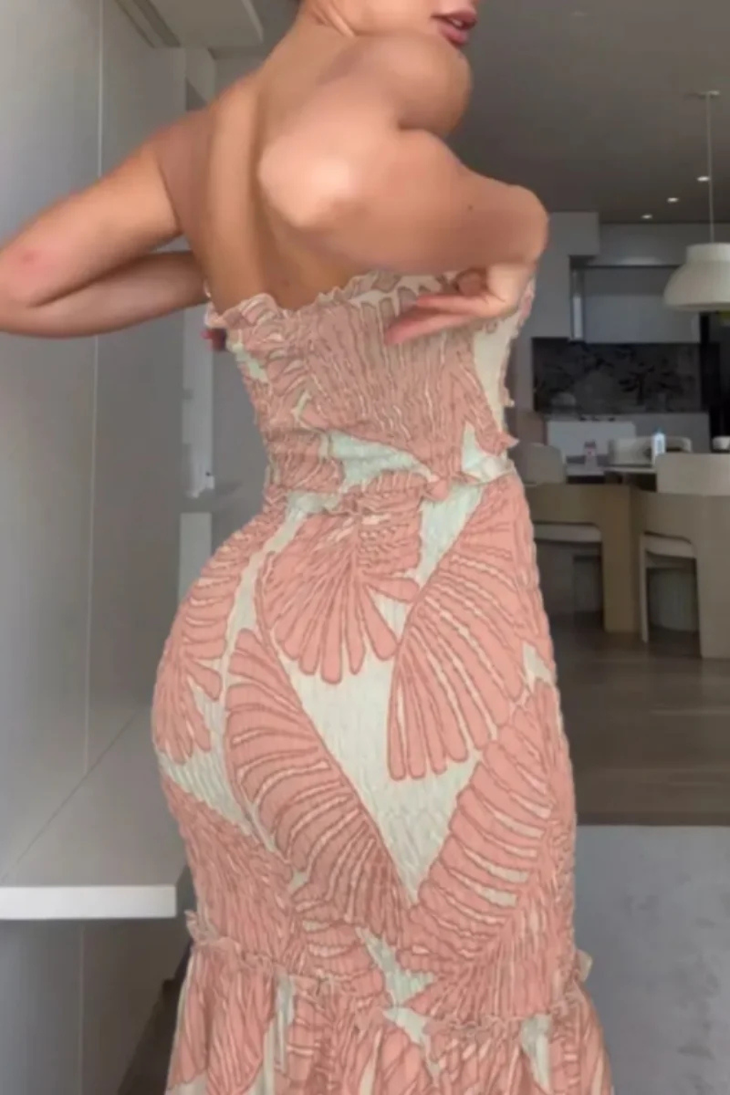Robe d'été femme motif tropical sans bretelles ajourée – Image 9