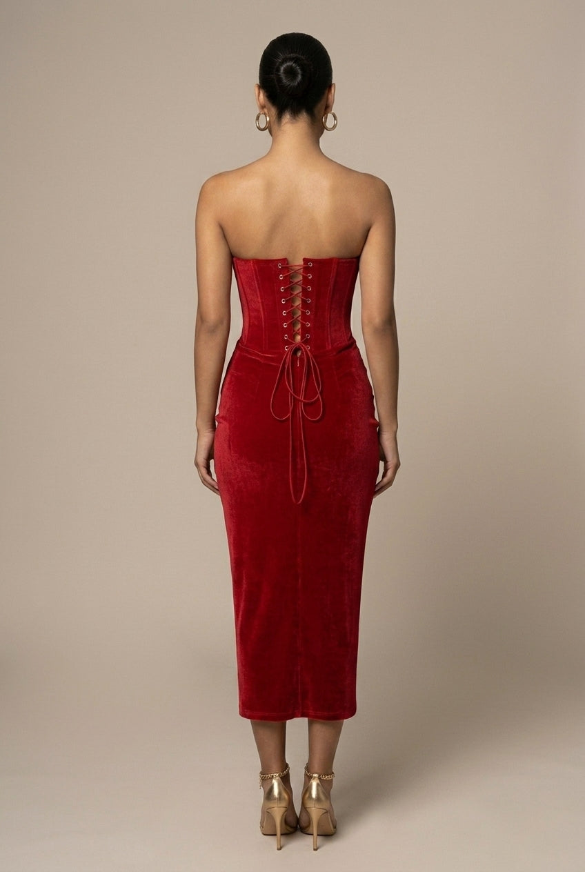 Tenue de soirée velours bustier ajustée rouge – Image 3