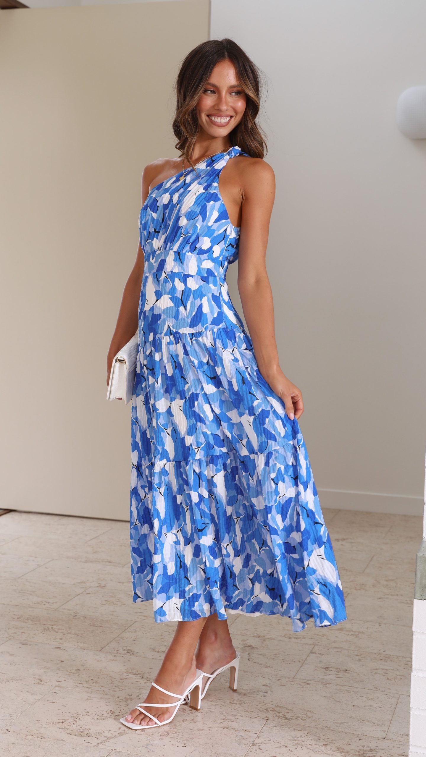 Robe femme décolleté asymétrique jupe à volants – Image 3