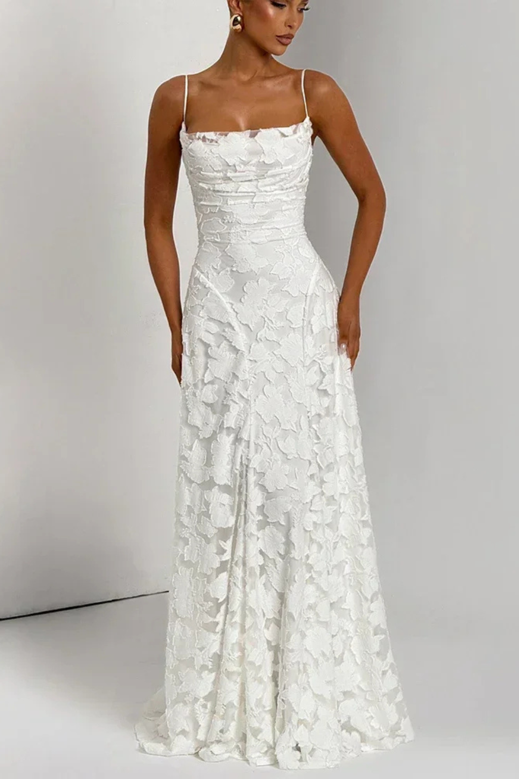Robe de gala femme à fines bretelles et dos lacé – Image 7