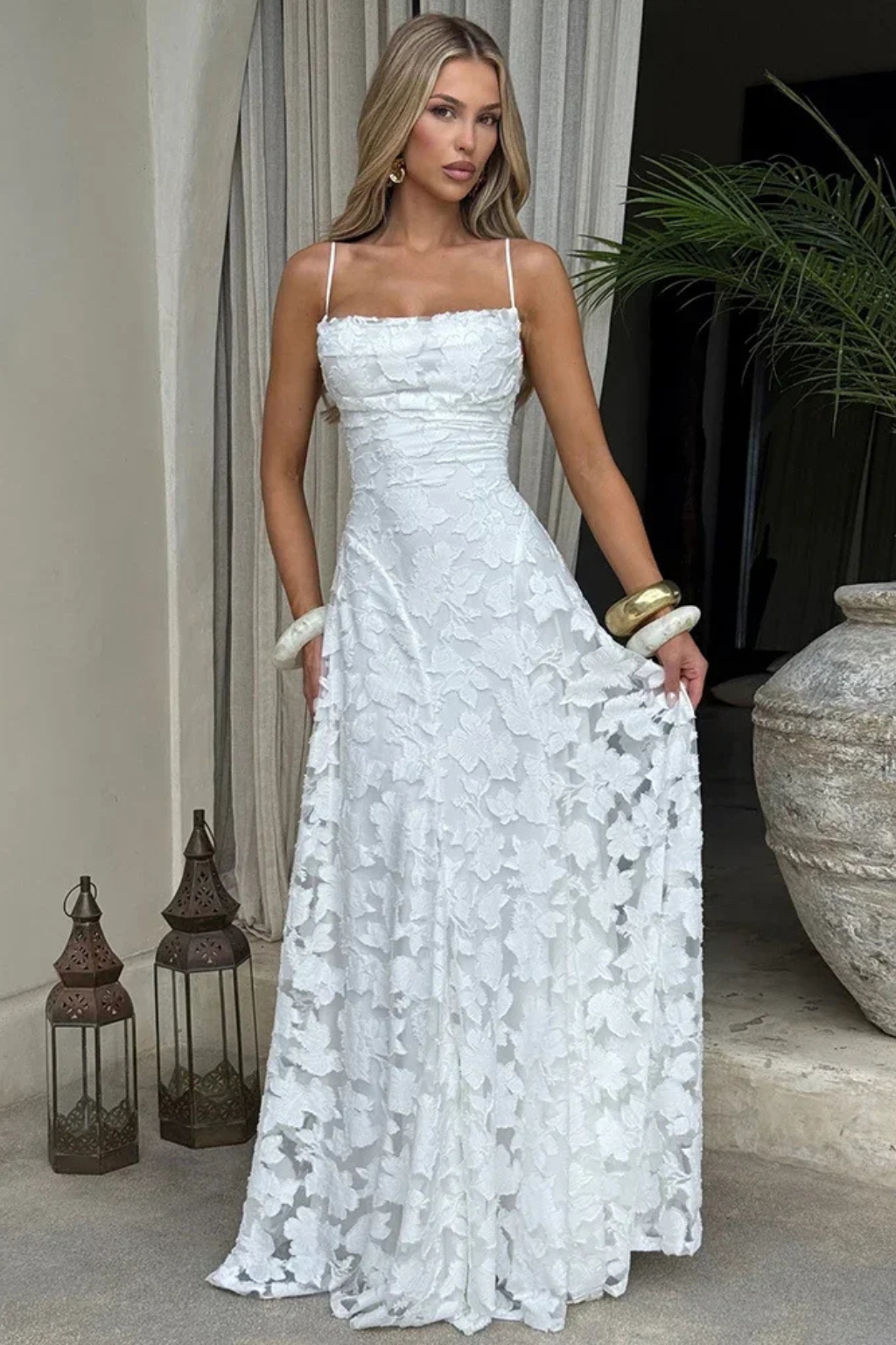 Robe de gala femme à fines bretelles et dos lacé – Image 8