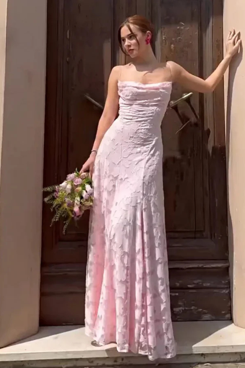 Robe de gala femme à fines bretelles et dos lacé – Image 9