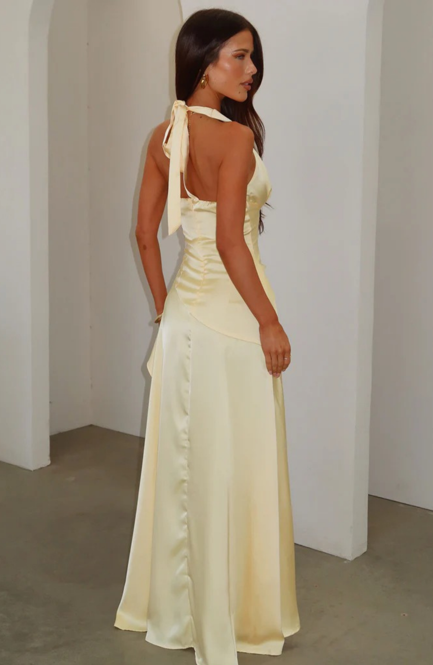 Robe femme longue en soie col bénitier fluide – Image 5