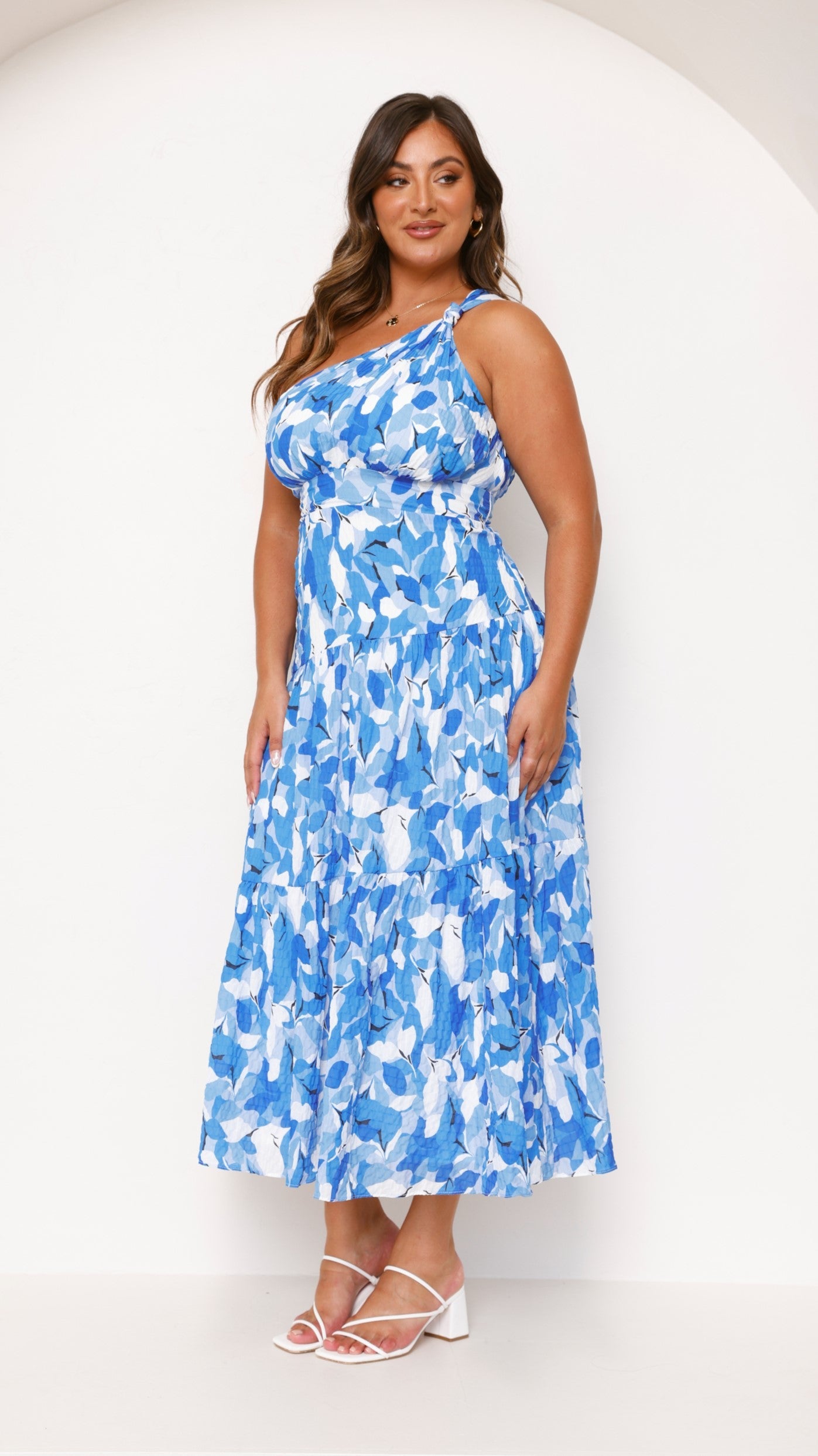 Robe femme décolleté asymétrique jupe à volants – Image 8