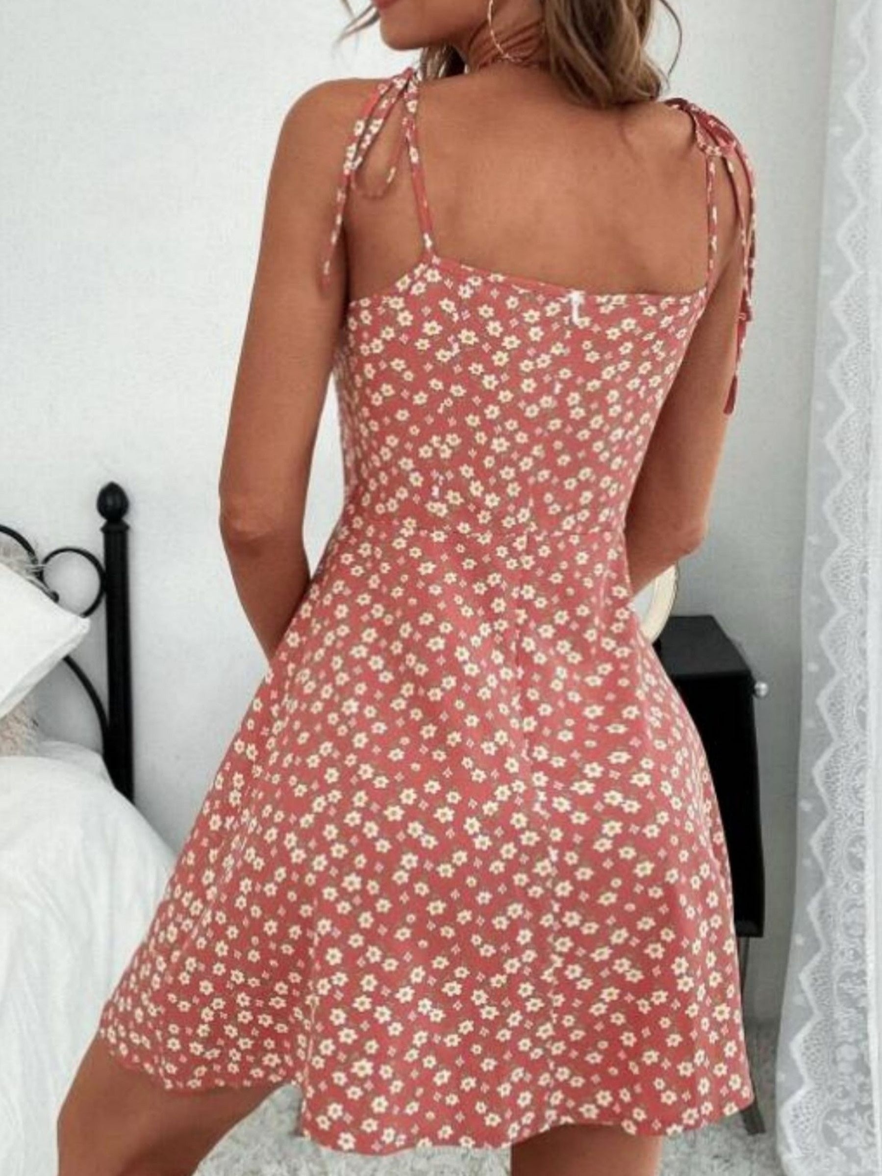 Robe femme motif floral fines bretelles froncée – Image 6