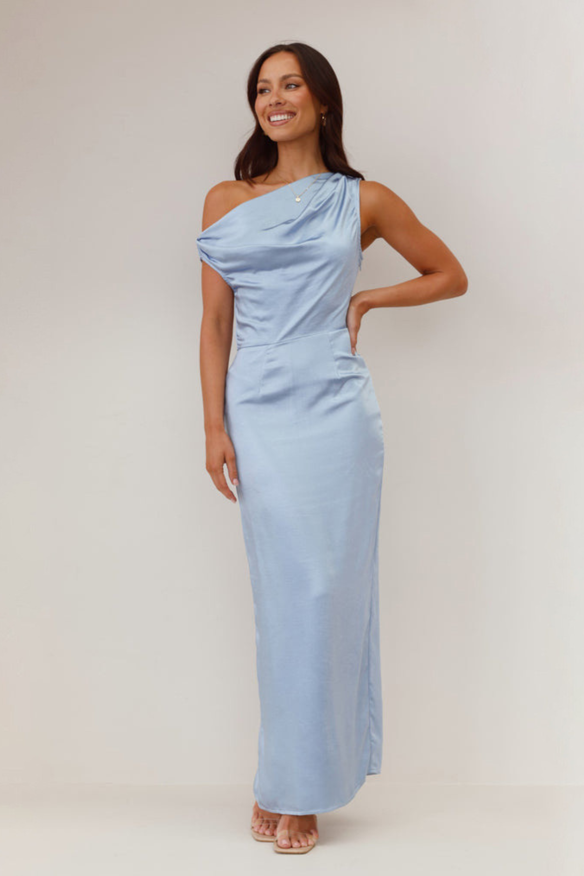 Robe femme satin épaule asymétrique soirée chic – Image 4