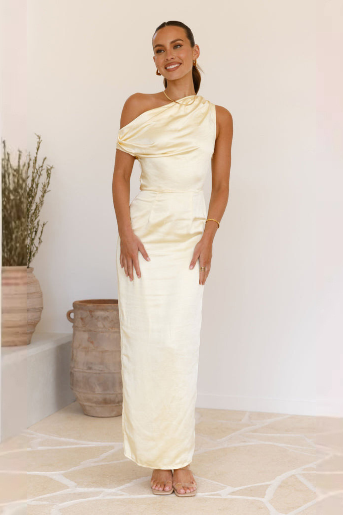 Robe femme satin épaule asymétrique soirée chic – Image 17