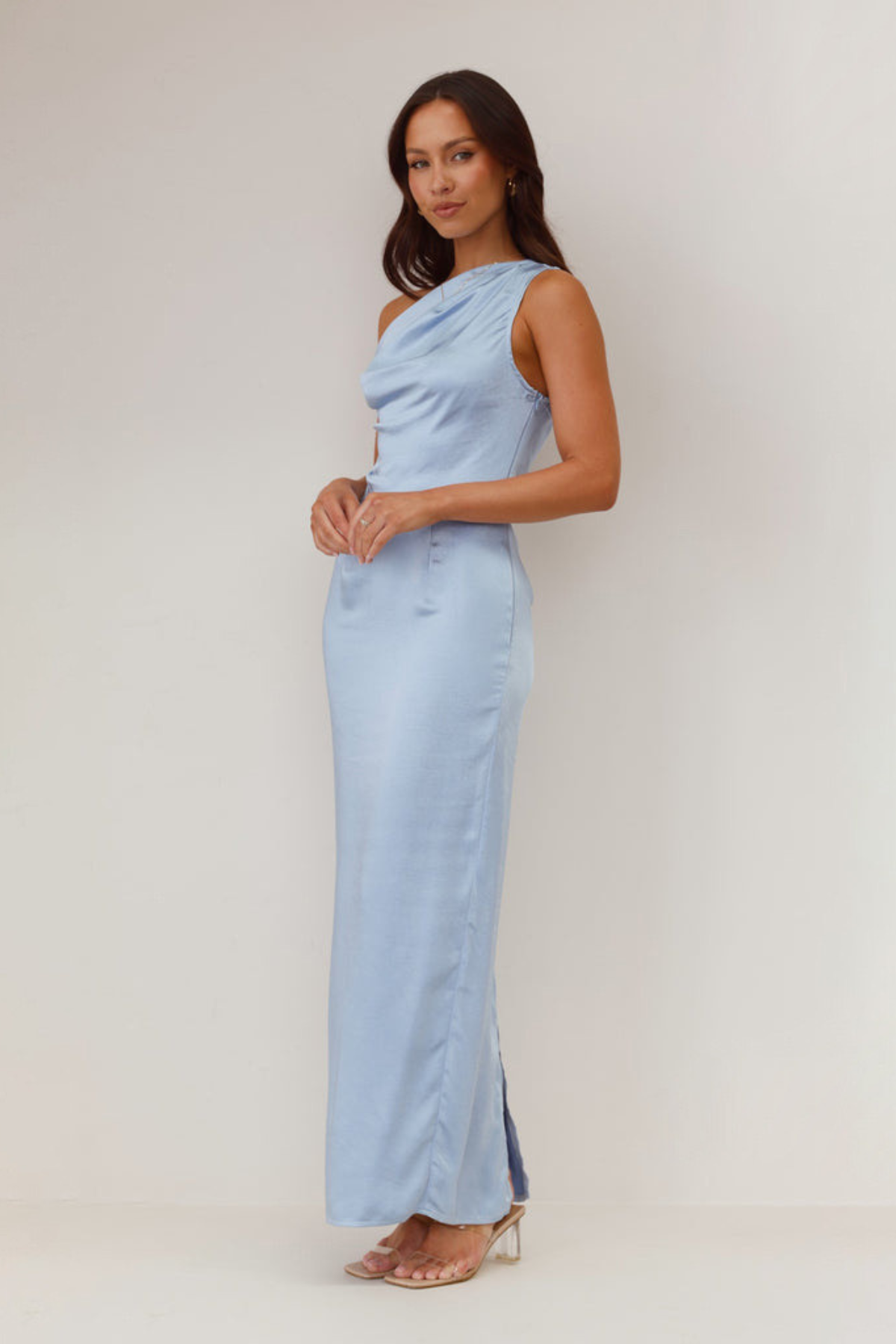 Robe femme satin épaule asymétrique soirée chic – Image 5