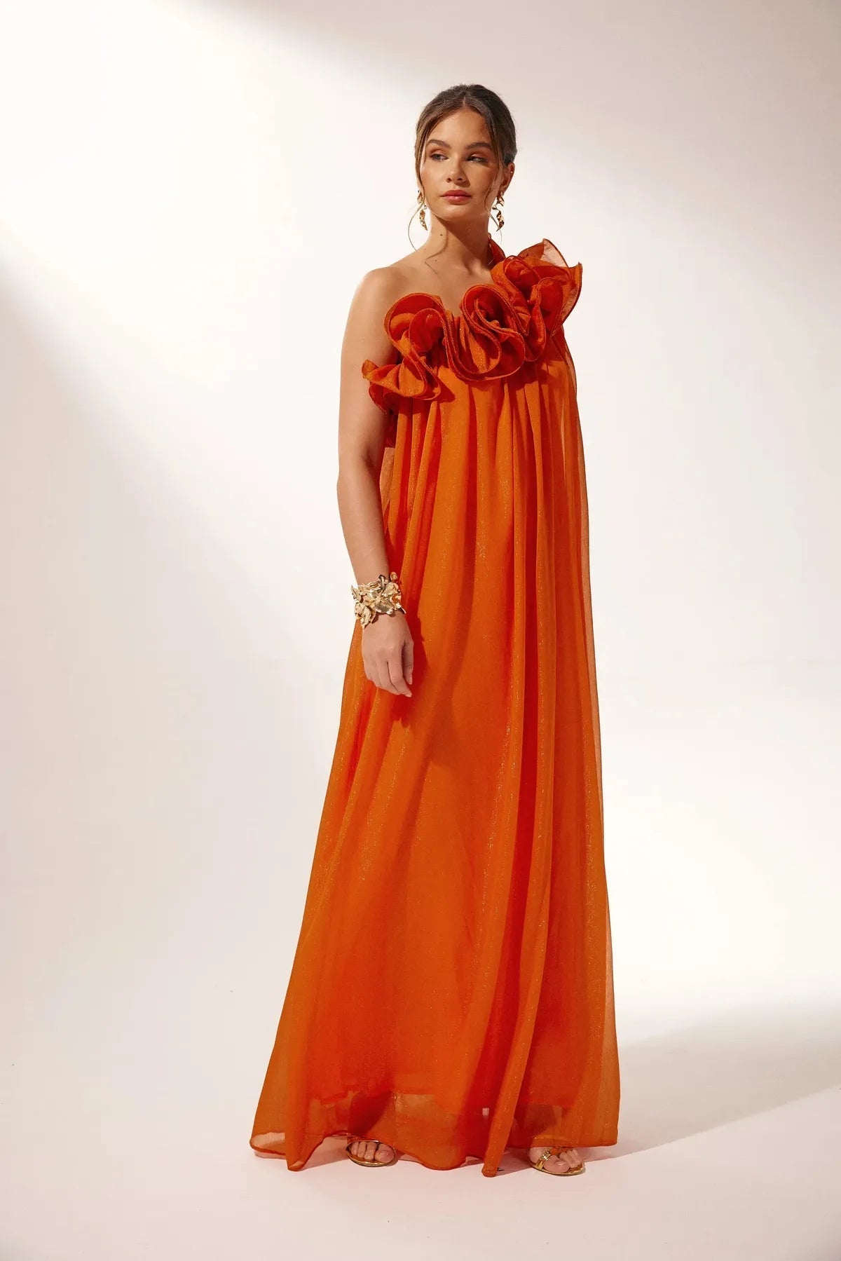 Robe femme fleurs 3D épaule mousseline irisée soirée