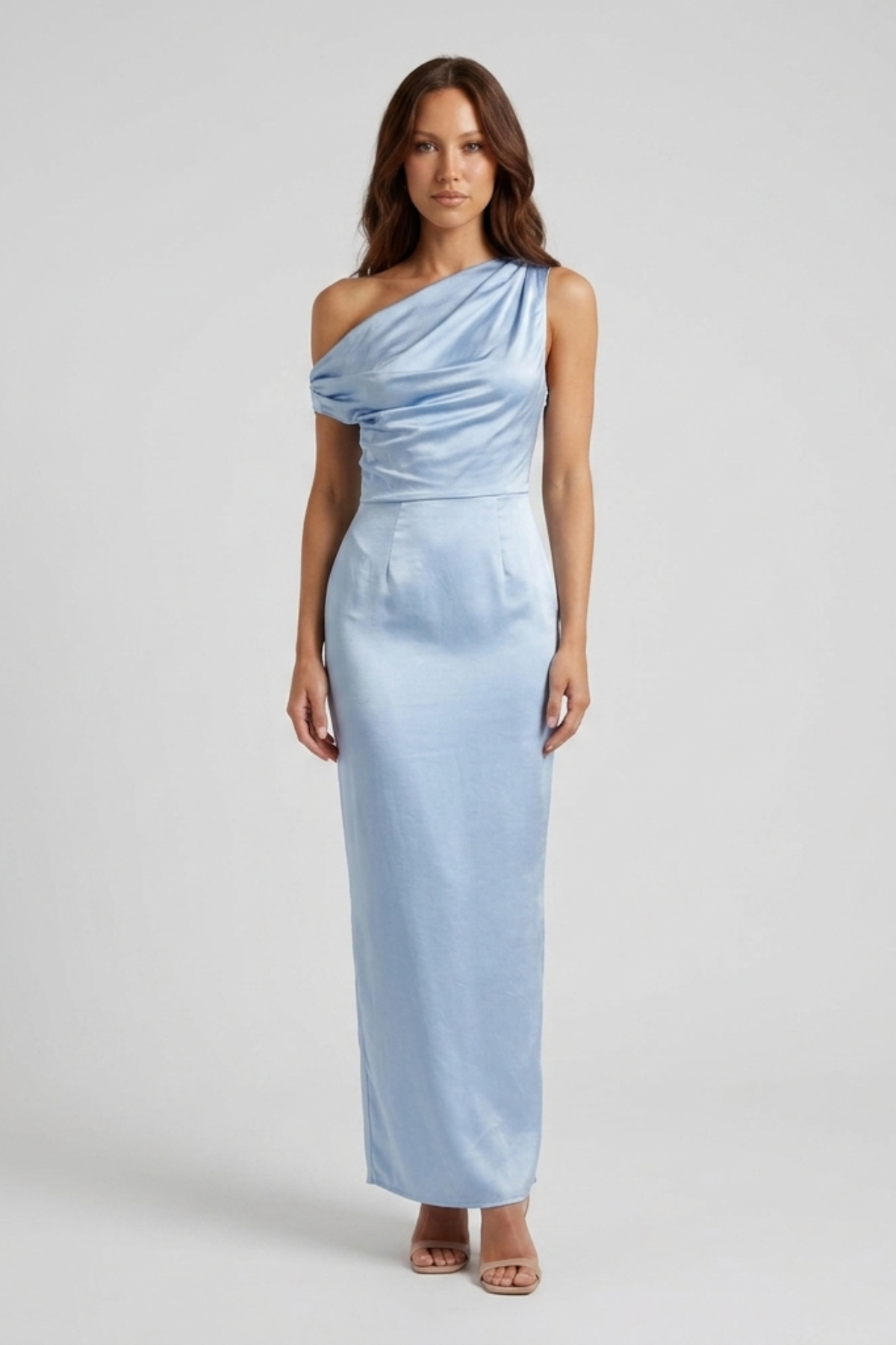 Robe femme satin épaule asymétrique soirée chic