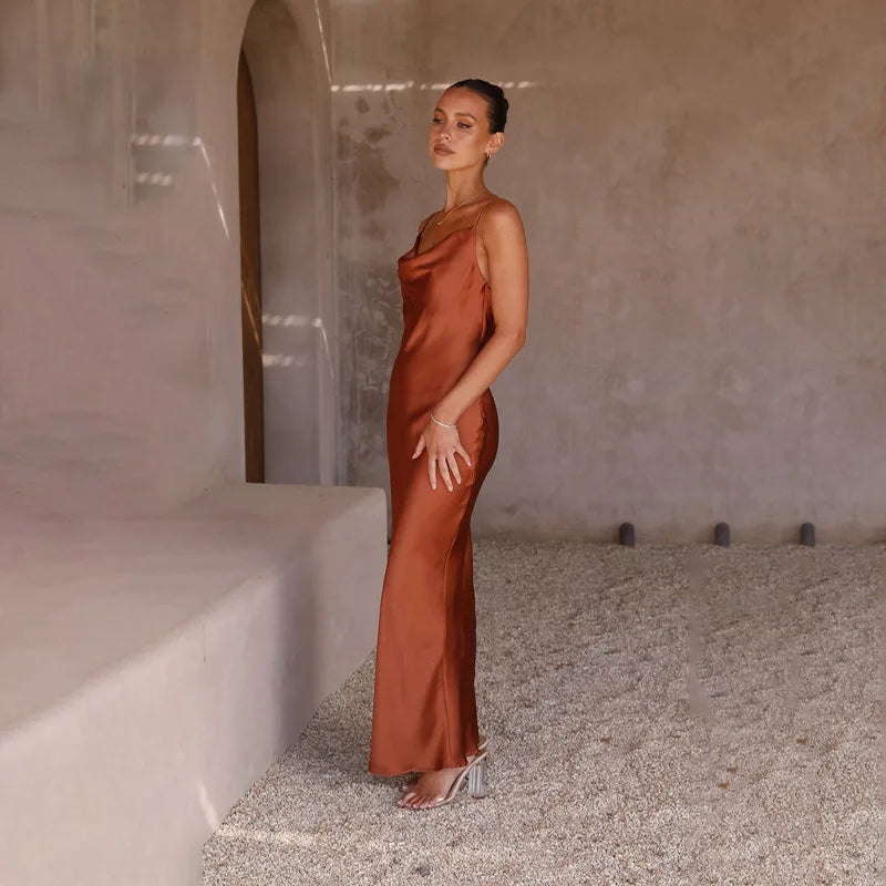 Robe femme satinée coupe ajustée festive – Image 8