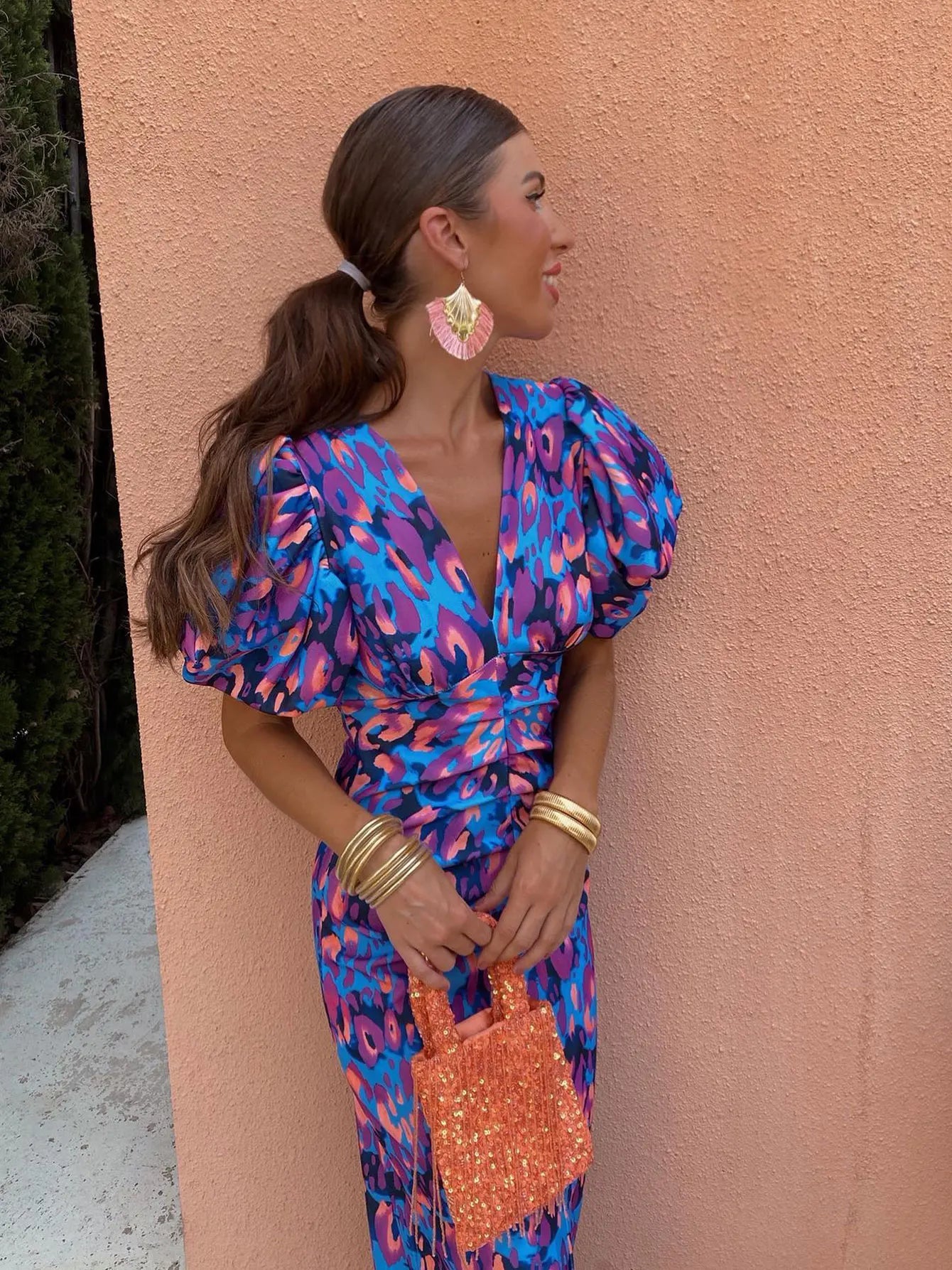 Robe femme fluide décolleté V manches bouffantes – Image 3