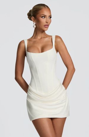 Robe femme coupe au-dessus genou soirées élégantes