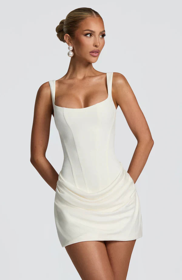 Robe femme coupe au-dessus genou soirées élégantes