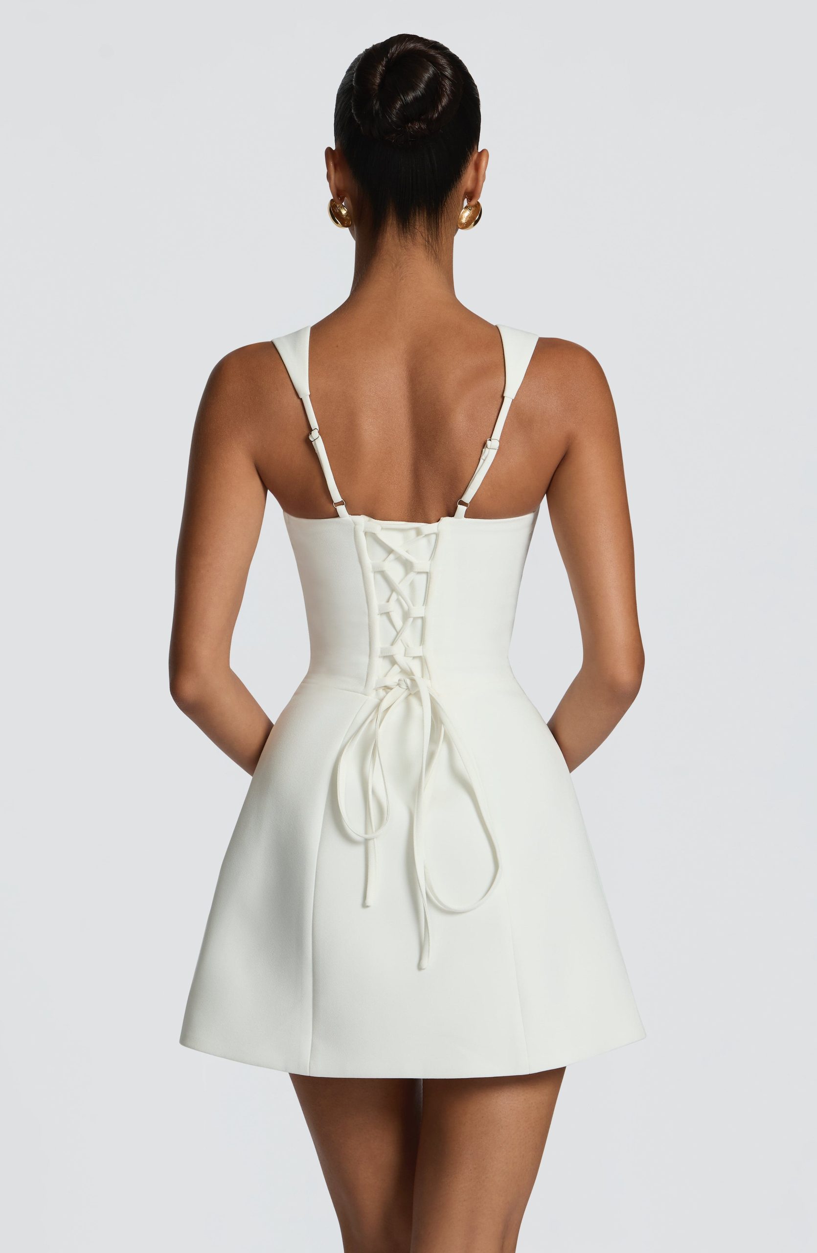 Robe femme blanche décolleté carré jupe trapèze – Image 2