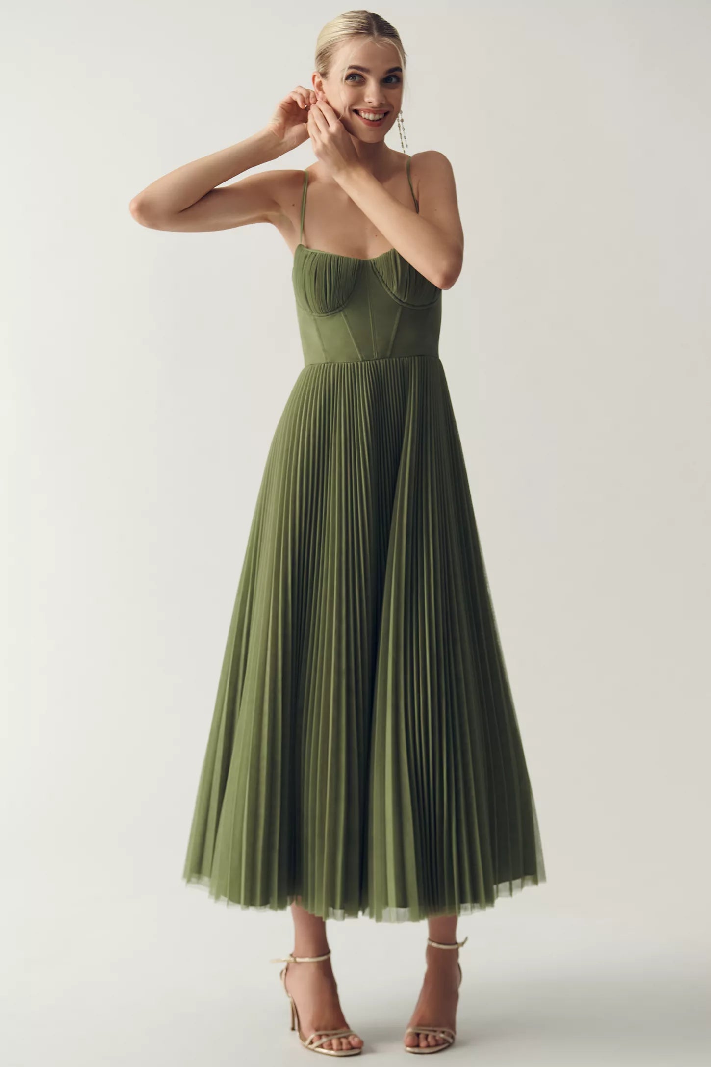 Robe femme décolleté cœur jupe midi plissée soirée