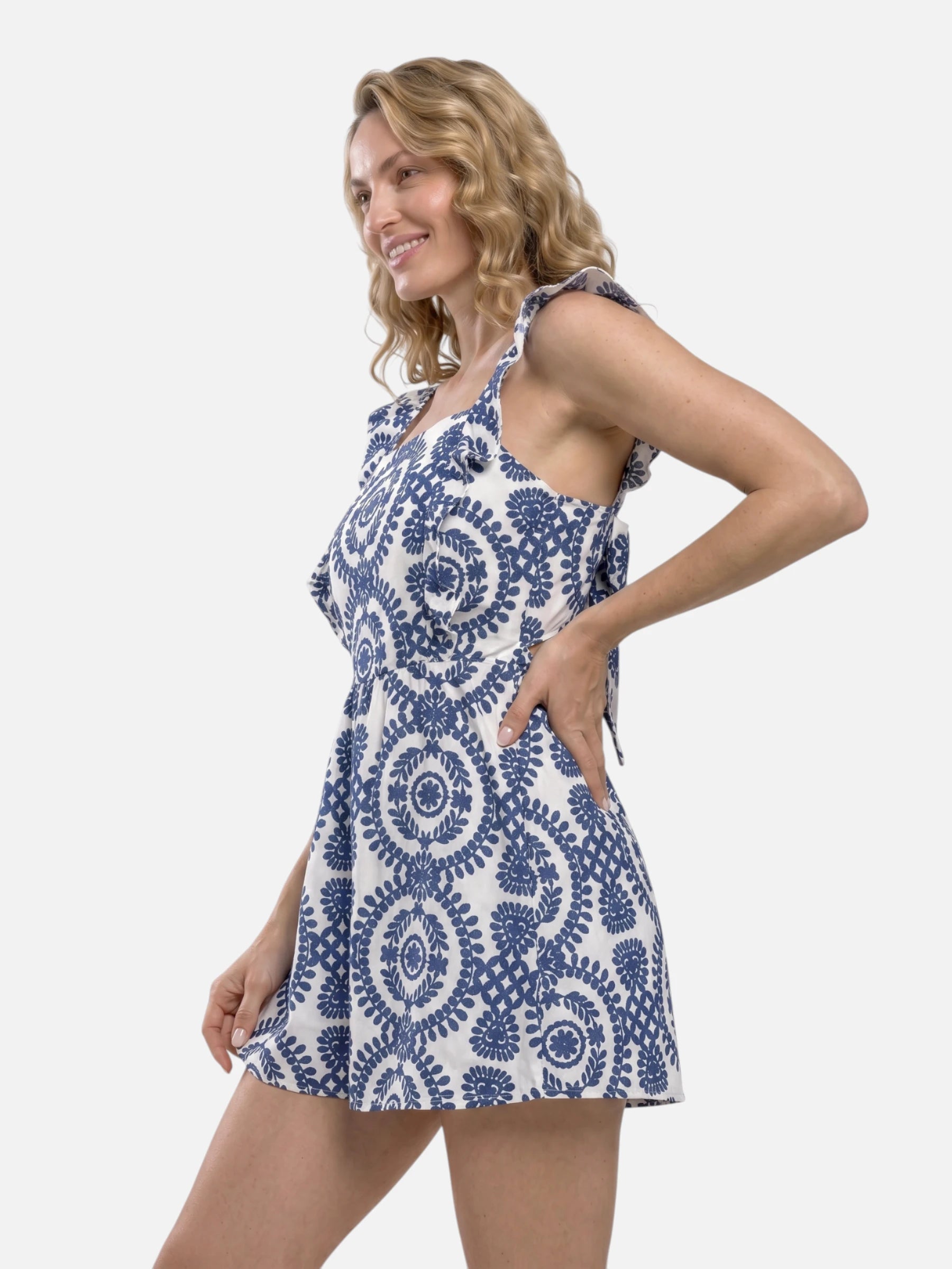 Robe été femme dos nu à volants motif médaillons – Image 3