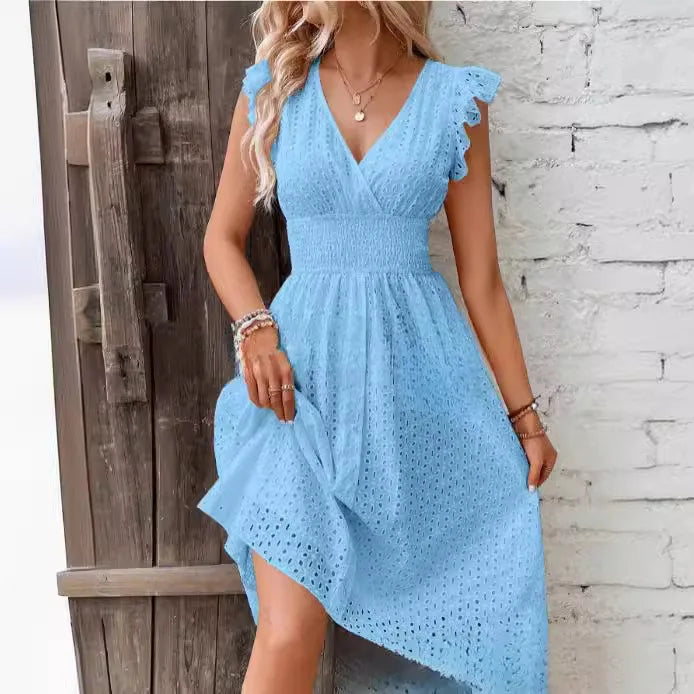 Robe femme ajourée col V estivale élégante – Image 5
