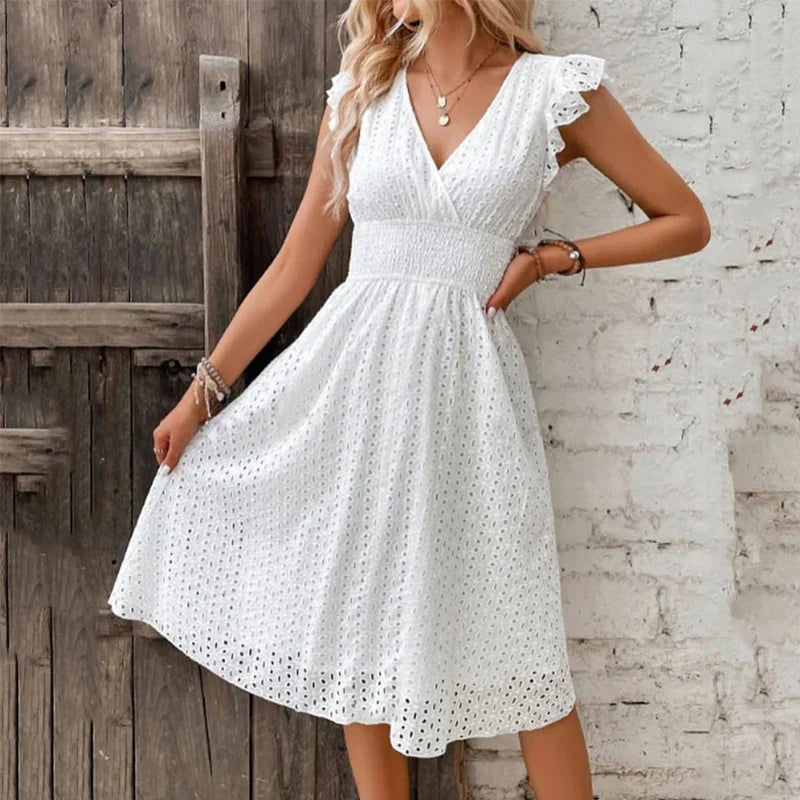 Robe femme ajourée col V estivale élégante – Image 10
