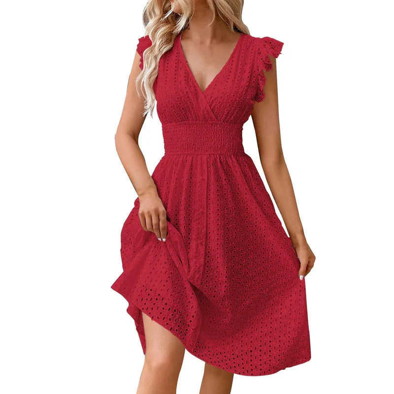Robe femme ajourée col V estivale élégante – Image 4