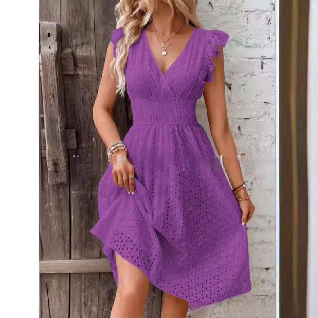 Robe femme ajourée col V estivale élégante – Image 7