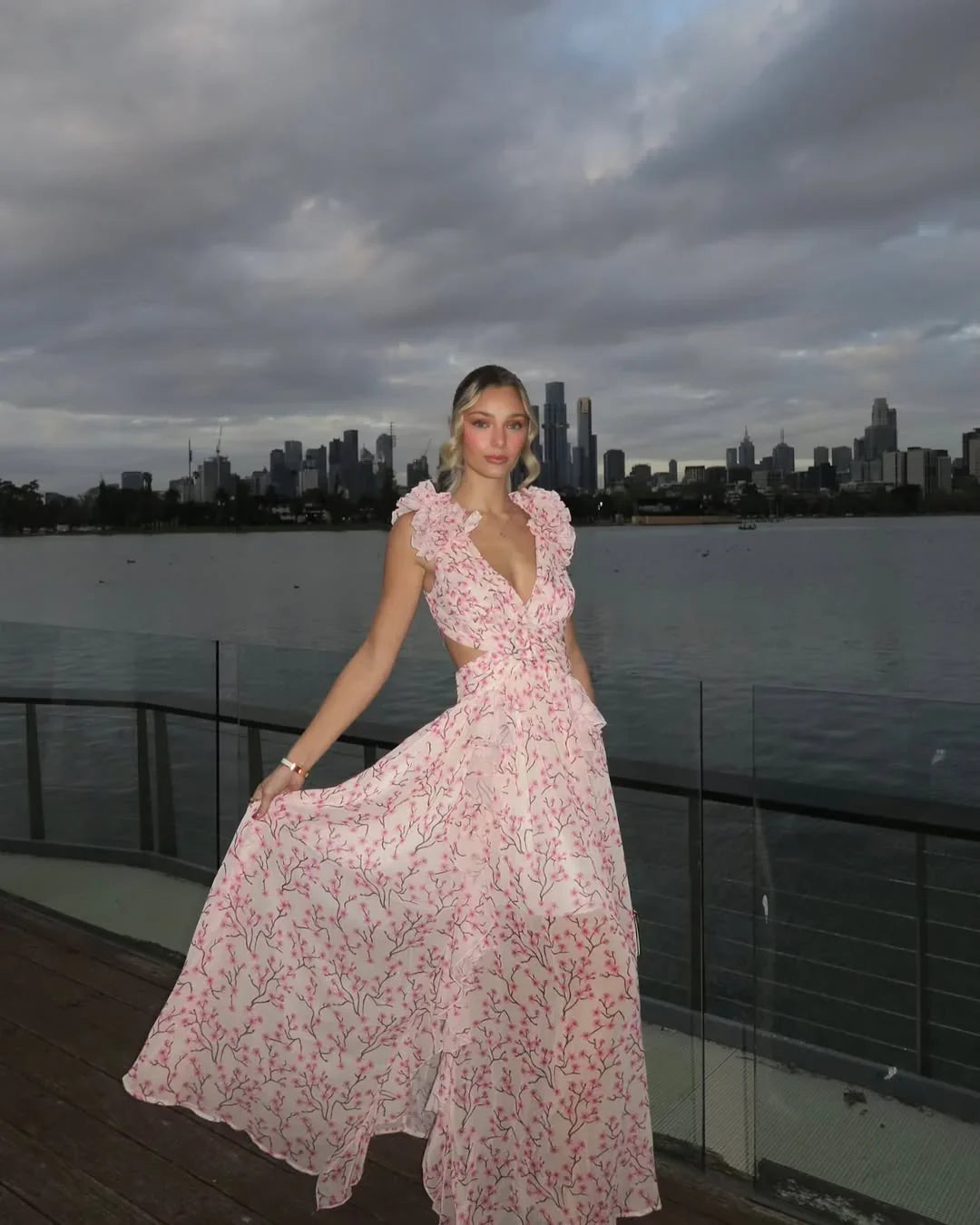 Robe femme mariage tissu léger découpé – Image 11