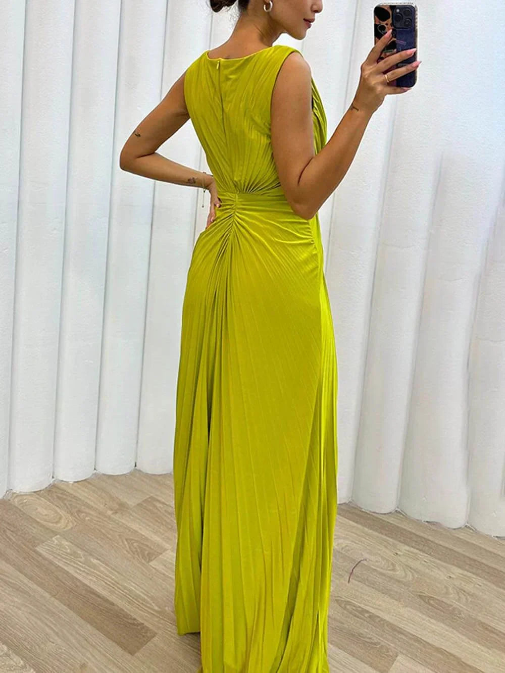 Robe femme plissée sans manches fente haute – Image 4
