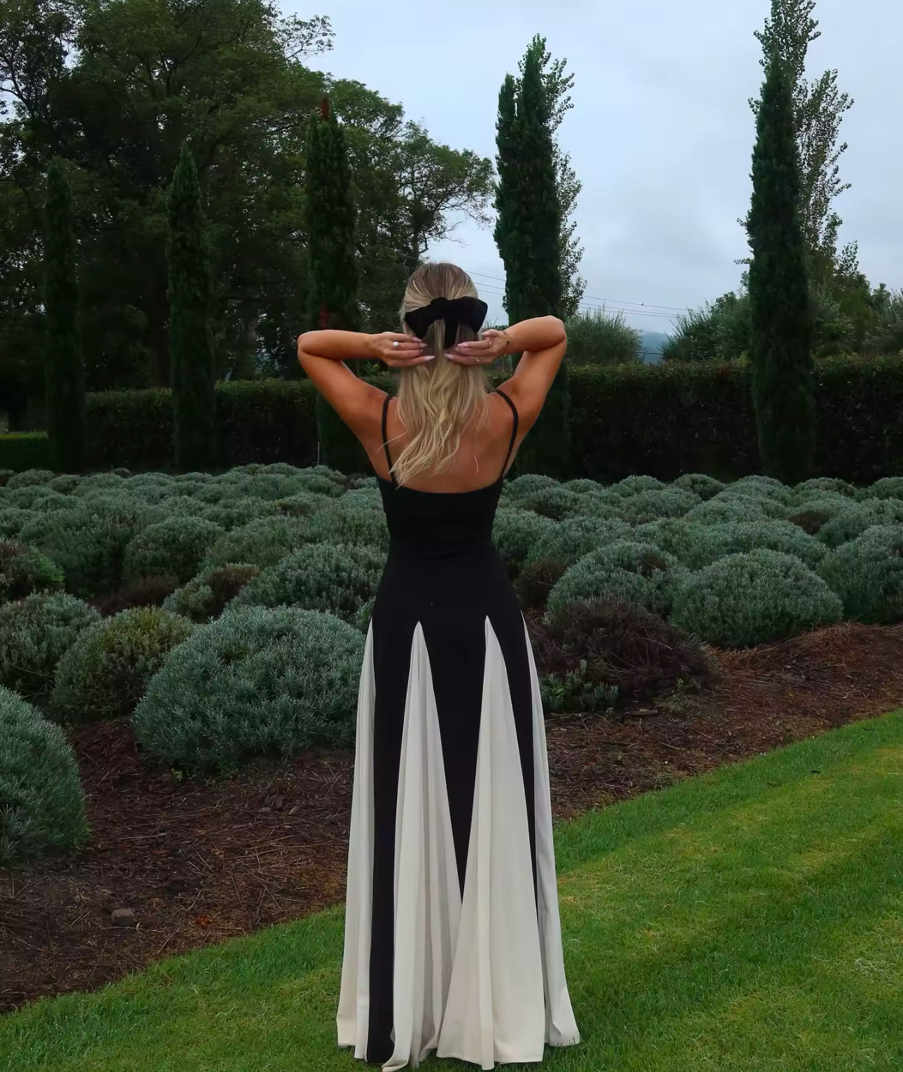 Robe femme longue décolleté cœur ourlet évasé – Image 5