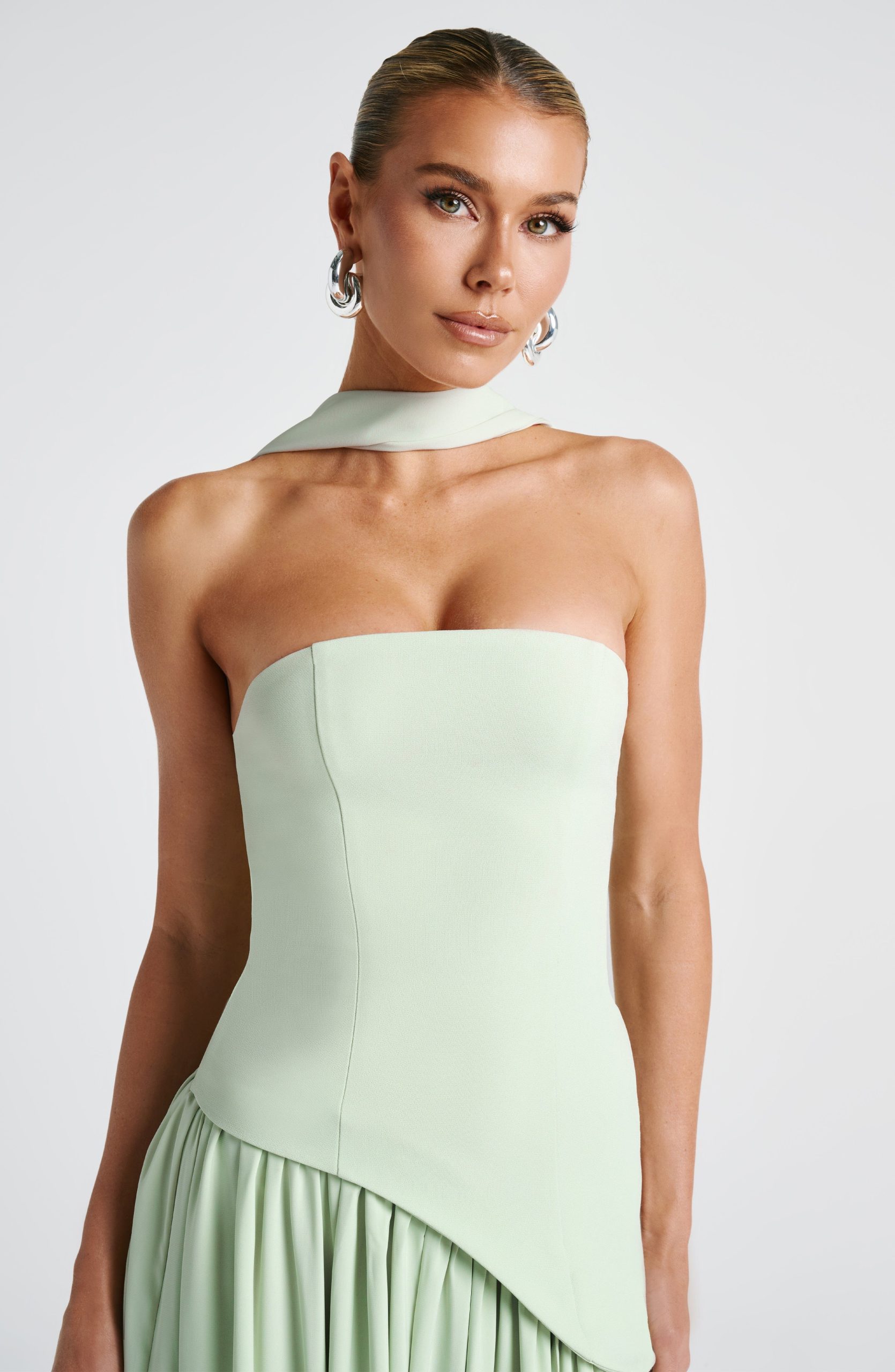 Robe femme décolleté bandeau asymétrique fente haute – Image 18
