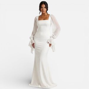 Robe femme encolure carrée silhouette ajustée
