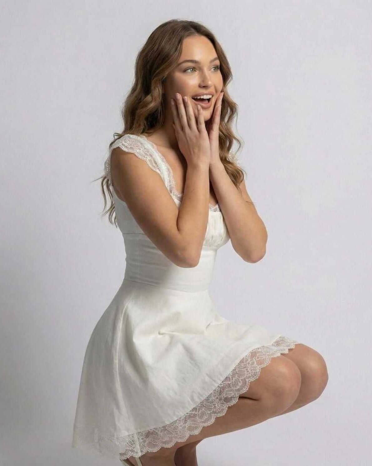 Robe femme mini blanche dentelle soirée ajustée – Image 4