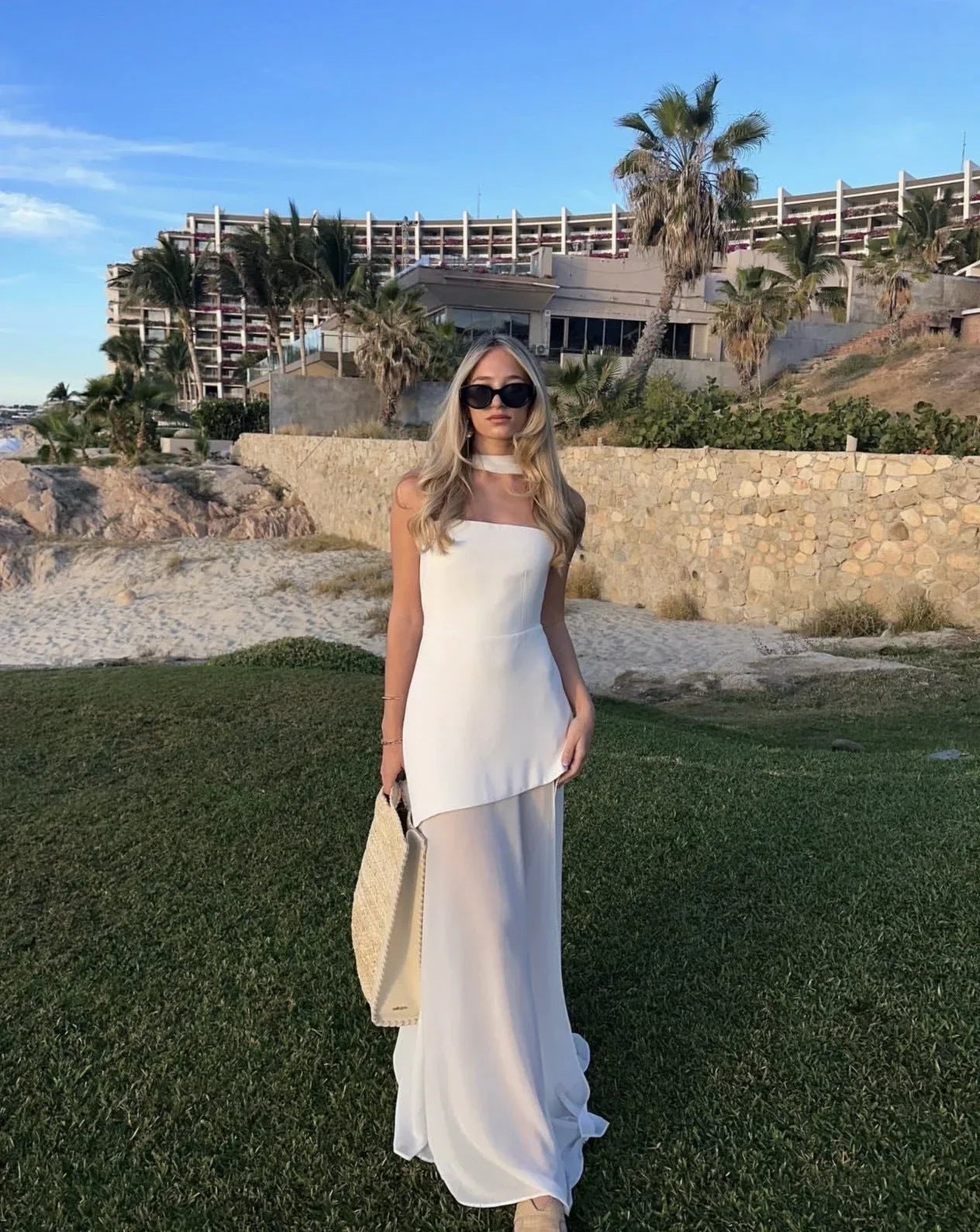 Robe femme soirée asymétrique élégante
