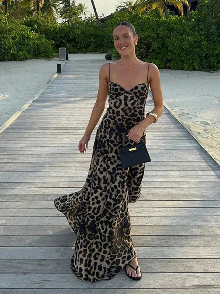 Robe femme audacieuse légère et polyvalente