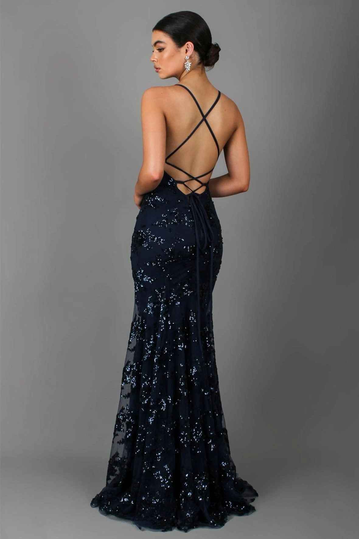 Robe femme décolleté V traîne élégante – Image 3